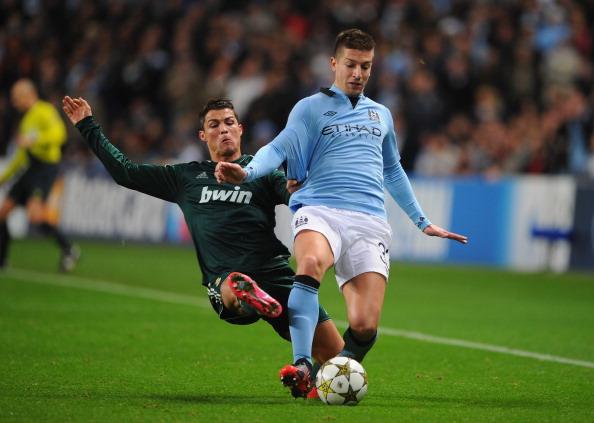 足球历史十大传奇球星（足坛史上十位传奇巨星）