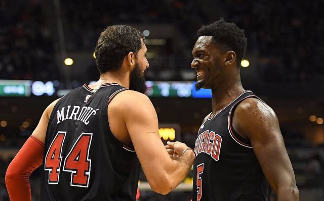 记者：张琳芃大概率还要再坚守一年，发挥老队员传帮带（记者：张琳芃大概率再战一年，继续扛起老将传帮带）