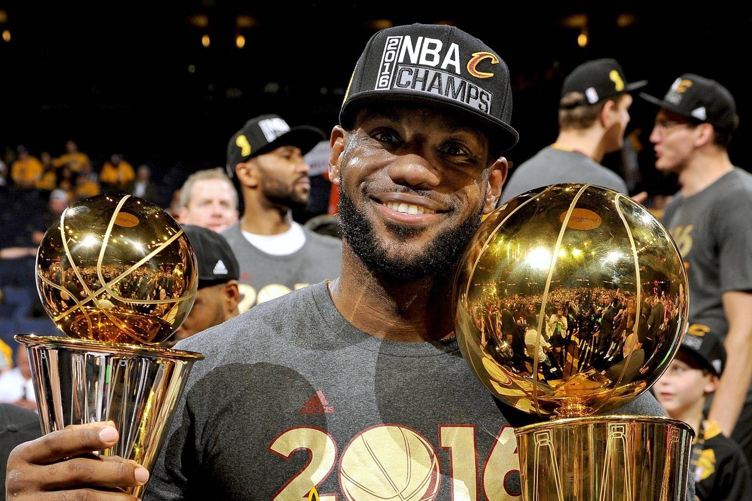 安东尼：梅西是我的偶像和标杆；拒绝拜仁还因我孩子喜欢西班牙（安东尼谈选择：把梅西当楷模；婉拒拜仁因孩子偏爱西班牙）