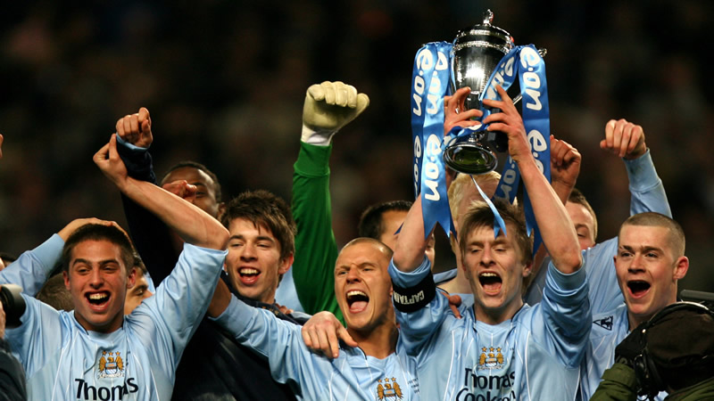 洛夫顿问卢导要苹果手表，给卢导整不会了（洛夫顿向卢导索要苹果手表，卢导当场懵了）