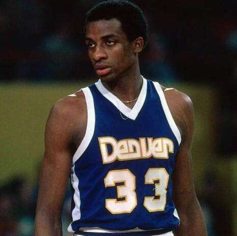 未满21岁意甲赛季至少前15场打进5球，伊尔迪兹比肩皮耶罗（伊尔迪兹未满21岁意甲前15场攻入5球，追平皮耶罗纪录）