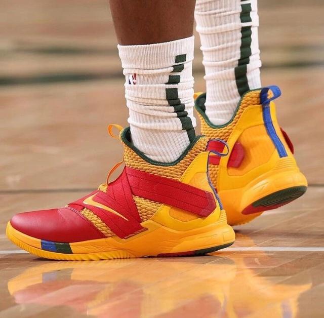 马赛反击犀利成为法甲黑马（马赛凭凌厉反击跃升为法甲黑马）