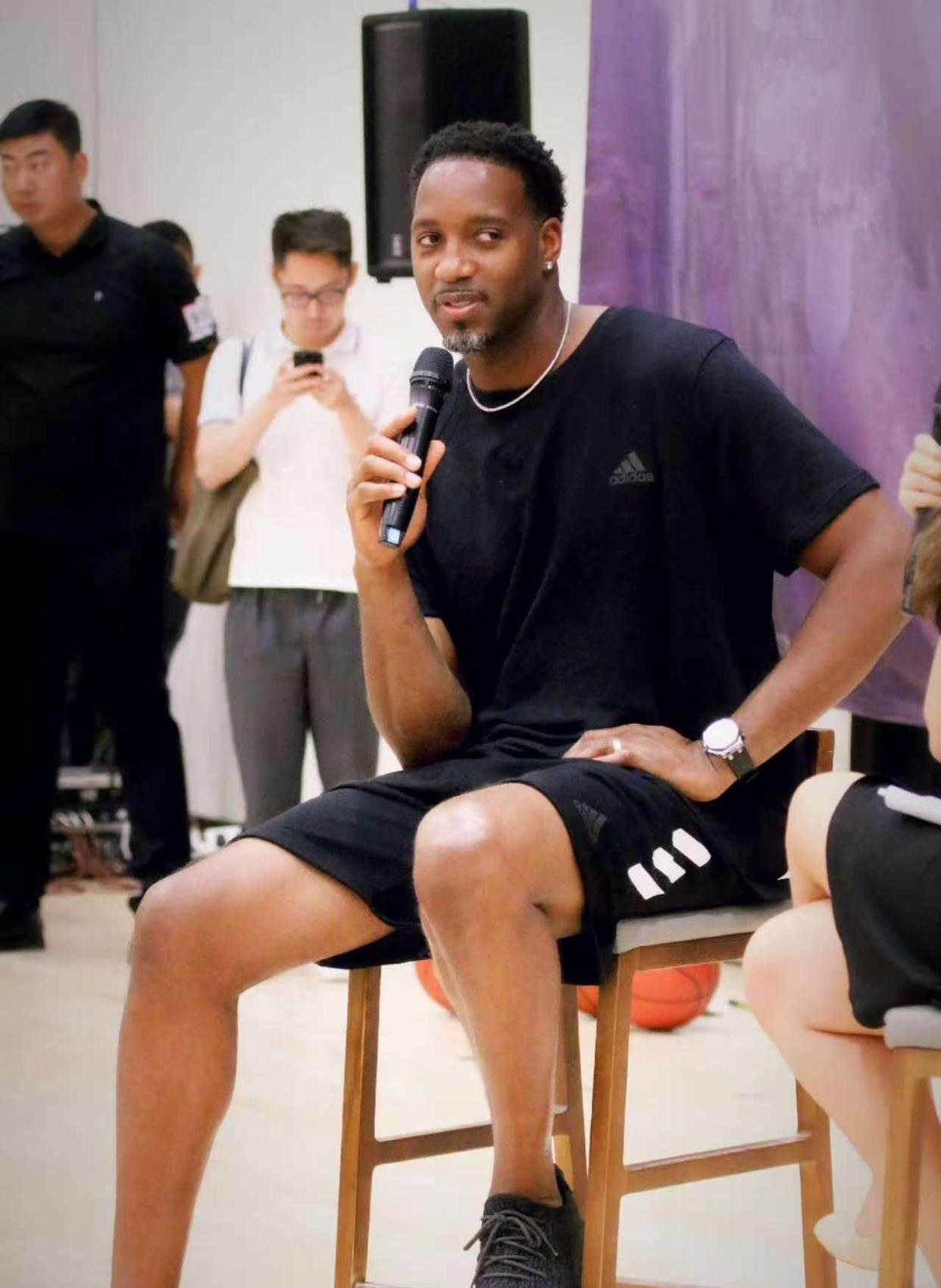 官方：中国国脚王钰栋签约欧洲德语区经纪公司ESM（官方宣布：中国国脚王钰栋与欧洲德语区经纪公司ESM签约）