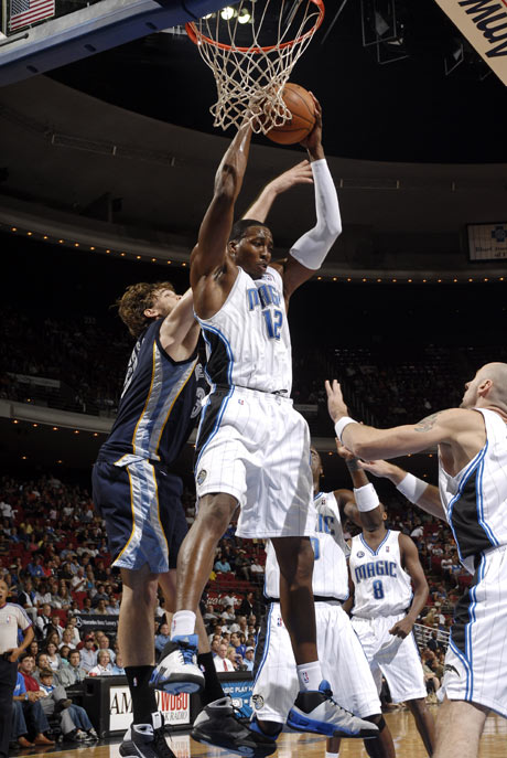 一胜难求！这支拥有意甲金靴英超金手套的球队，如今彻底沦为垫底（曾拥意甲金靴与英超金手套，这支球队如今难求一胜沦为副班长）