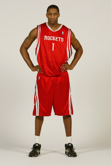 足球报：本土教练担纲国足主帅的可能性大增，邵佳一已报名（足球报：国足主帅本土化趋势明显，邵佳一已报名）