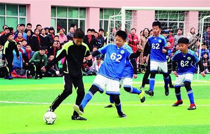 神户后卫：年初我曾在横滨战胜申花，不过那场比赛并不轻松（神户后卫：年初在横滨力克申花，这场胜利并非轻松所得）