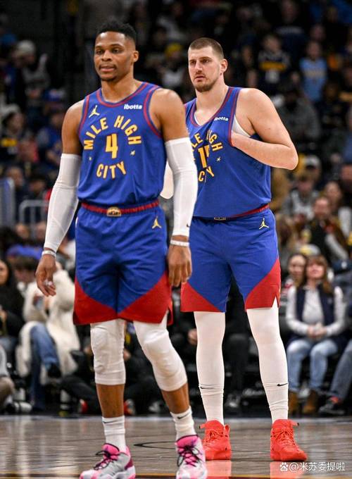 英超前瞻：切尔西vs阿森纳，榜一直面榜二展开6分大战（英超前瞻：切尔西对阵阿森纳，榜首与次席上演6分大战）