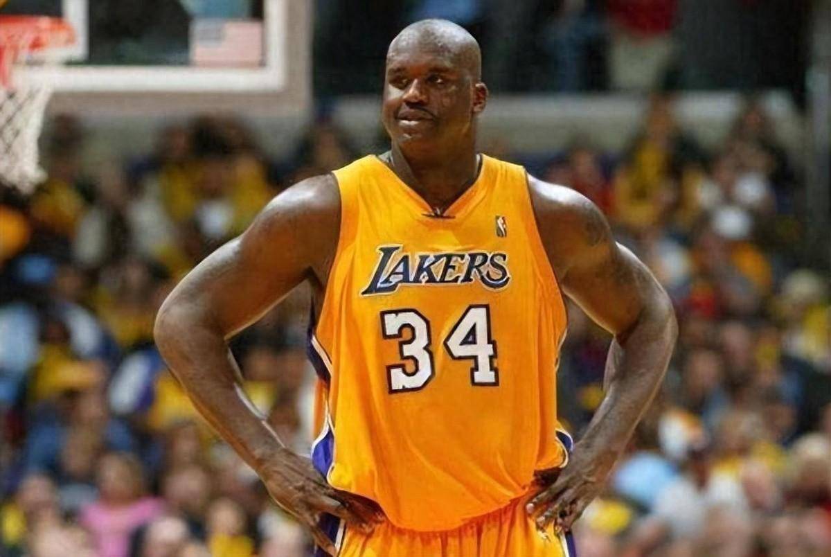 斯基拉：英超俱乐部想签圣地亚哥-卡斯特罗，但博洛尼亚不想卖（斯基拉：多家英超球队青睐圣地亚哥·卡斯特罗，但博洛尼亚态度强硬不愿放人）