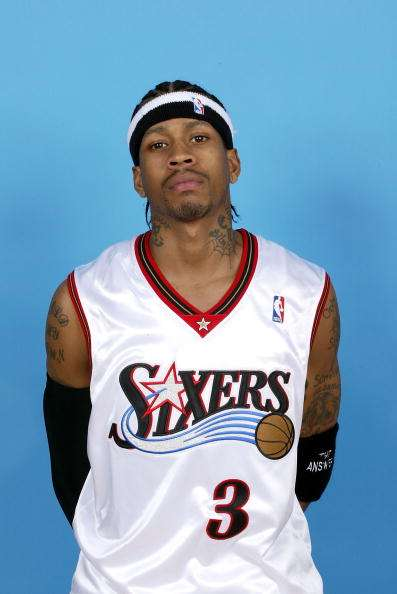 米体：斯帕莱蒂准备重新整合现有球员，由三中卫变阵四后卫（米体：斯帕莱蒂拟重组现有阵容，后防由三中卫改打四后卫）