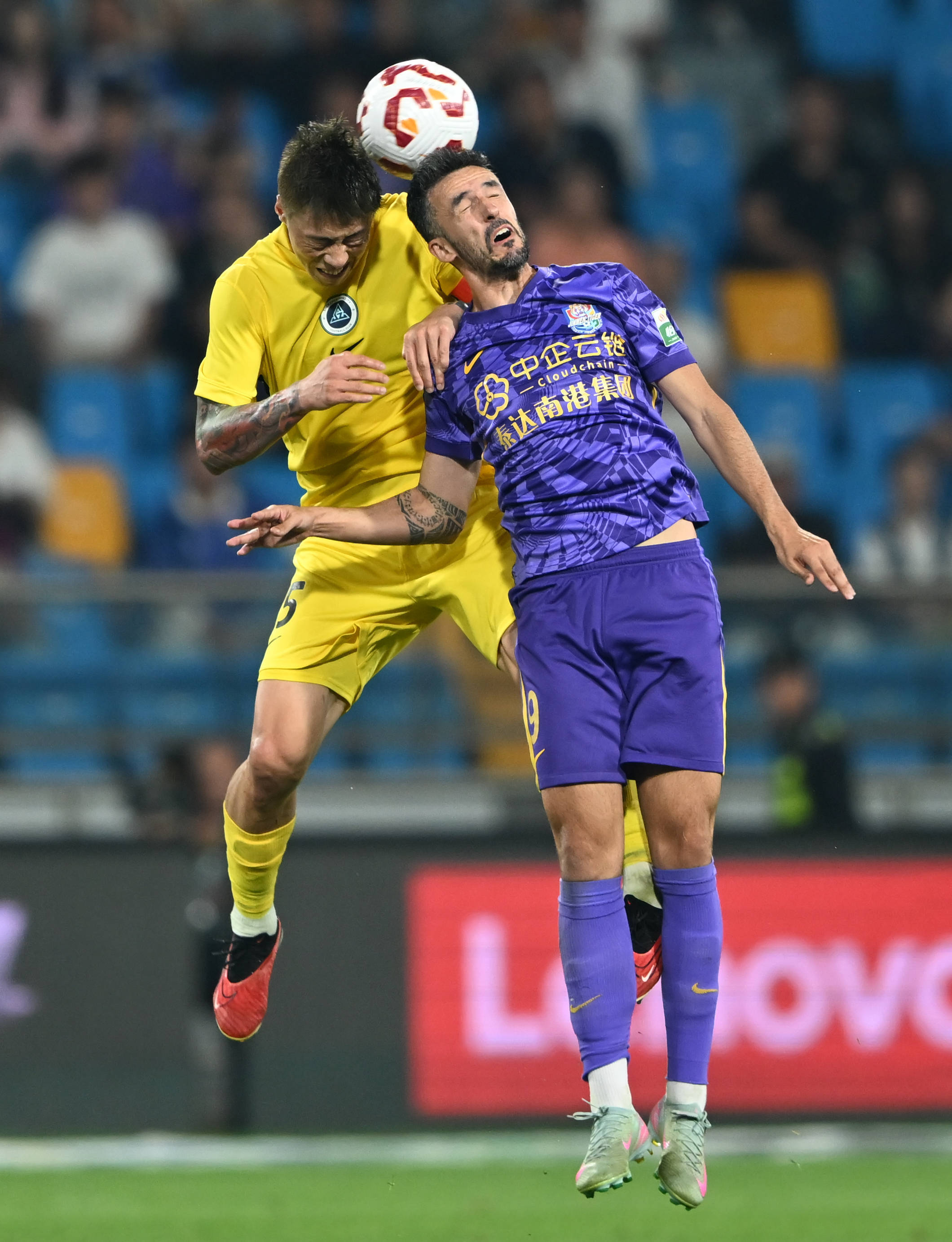 与C罗同级！沙特超多队关注萨拉赫 开价1.75亿镑年薪（多支沙特联球队追逐萨拉赫：年薪报价达1.75亿英镑，待遇堪比C罗）