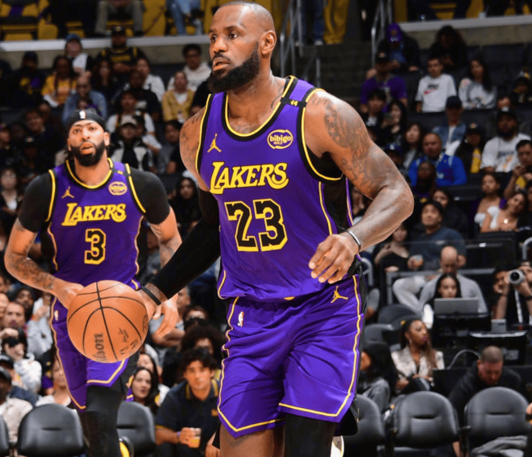 NBA焦点战：凯尔特人主场逆转猛龙（NBA焦点对决：凯尔特人主场完成逆转，力克猛龙）