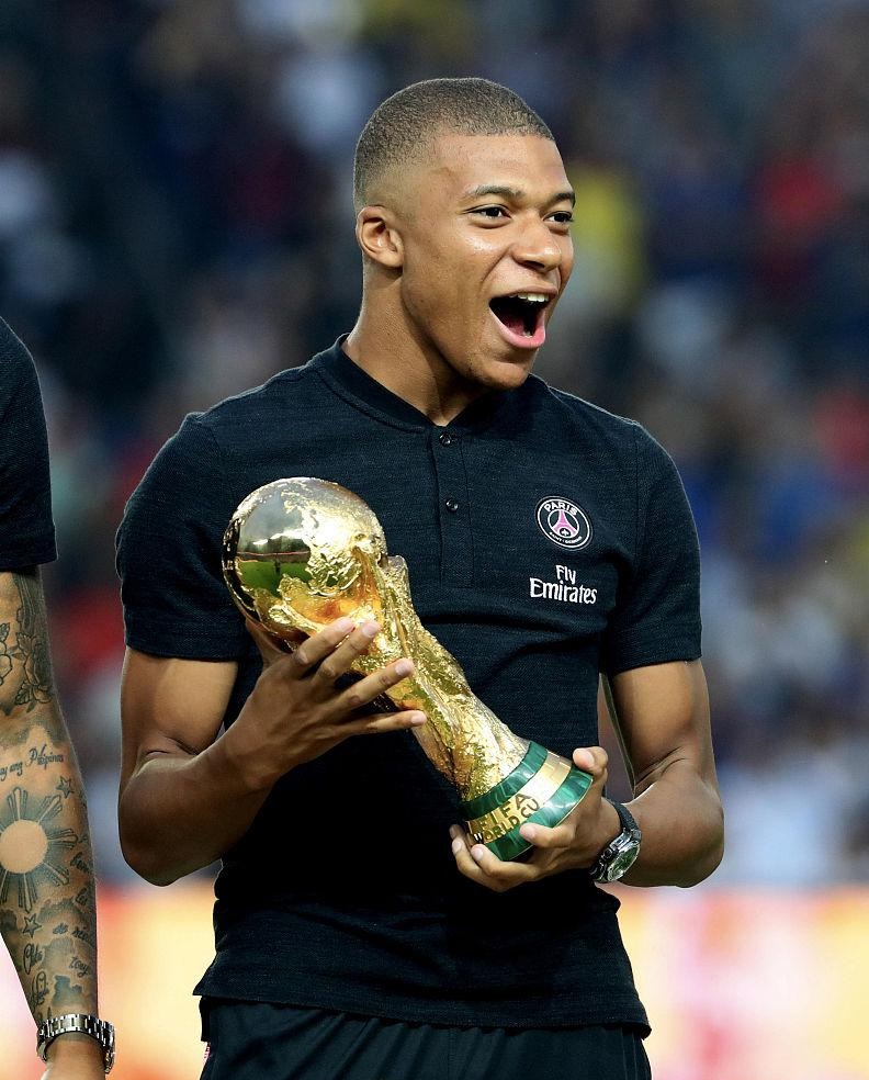 名记：萨拉赫觉得斯洛特被舆论影响，自己不上时球队没有更好（名记：萨拉赫称斯洛特受舆论干扰，自己缺阵时球队并未更好）