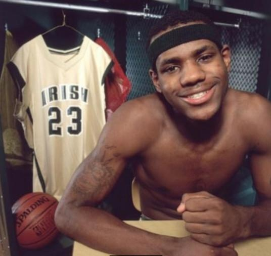 库普梅纳斯：我踢后卫感觉很好；斯帕莱蒂带来了积极的氛围（库普梅纳斯：踢后卫让我感觉良好，斯帕莱蒂为球队注入正能量）