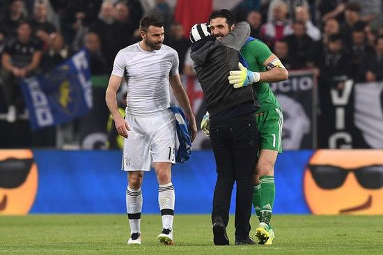 库里：弗拉格的表现和球商远高于年龄，他的未来一片光明（库里盛赞弗拉格：表现与球商远超同龄，前途无量）