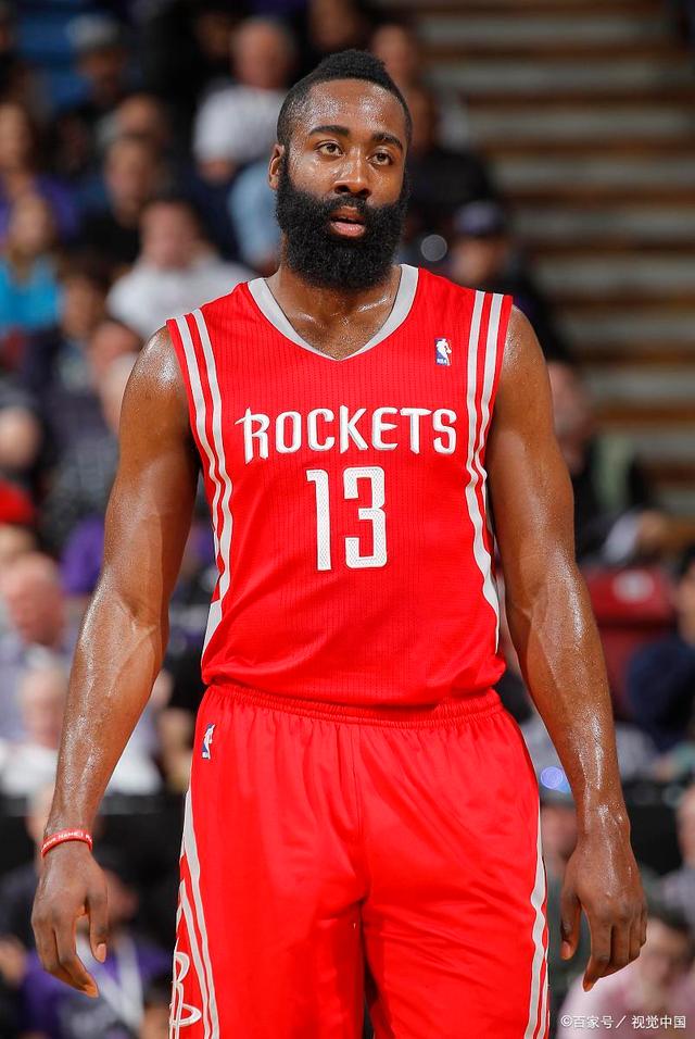 半场战报：西海岸1-0亚泰，陈柏良助攻里切利头球破僵（半场西海岸1-0亚泰：陈柏良助攻里切利头球先拔头筹）