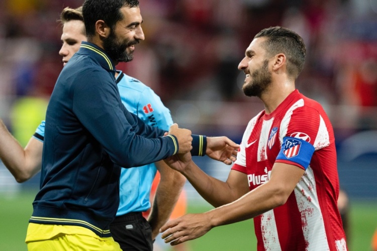 韩足晚报（2025.12.13）金泉和尚武明年恐迎来双输（韩国足坛晚报（2025.12.13）：金泉与尚武明年恐双双失利）