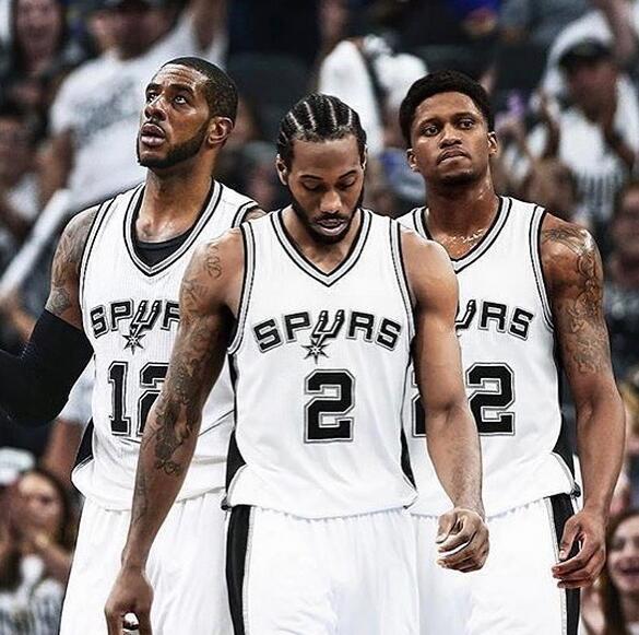 初生牛犊！费尔斯首节5中4怒砍10分4篮板3助攻（强势开局！费尔斯首节5投4中拿下10分4篮板3助攻）