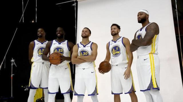 艾顿：必须得称赞裁判，他们对我们很有耐心没让比赛局势失控（艾顿：裁判值得称赞，他们耐心执法，稳住了比赛局势）