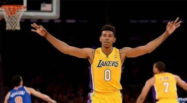 独行侠vs掘金前瞻：浓眉再战约基奇，掘金客场力争复仇（独行侠对阵掘金前瞻：浓眉再度挑战约基奇，掘金客场誓言复仇）