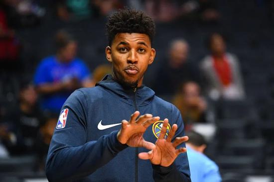 新帅确定！皇马放弃齐达内，掏出丰厚报价，前利物浦主帅将至（主帅尘埃落定！皇马无缘齐达内，高薪合约已奉上，前利物浦教头即将上任）