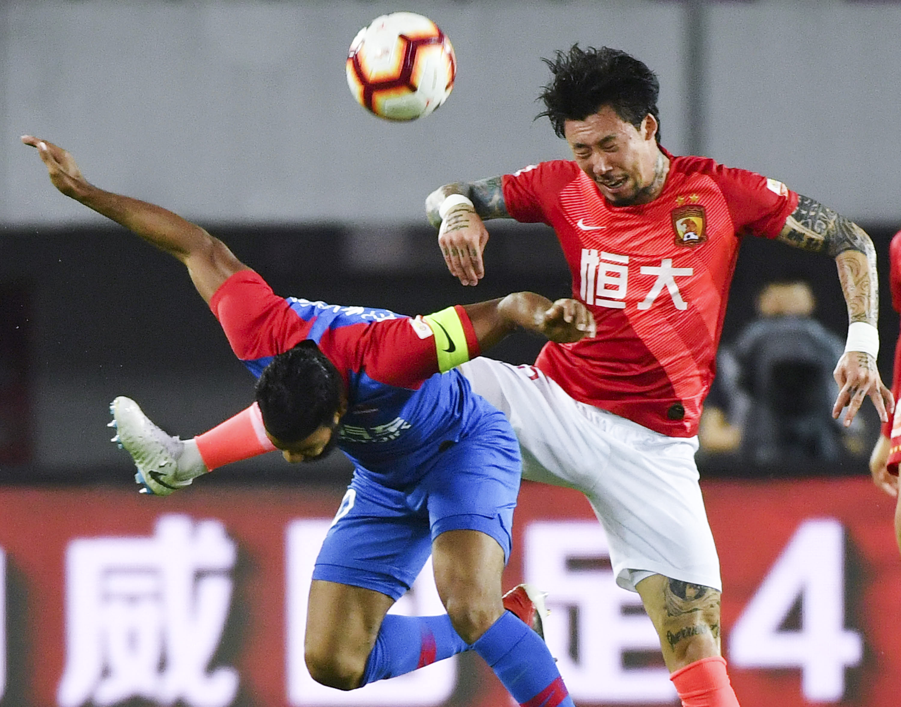 官方：前云南球员迪力穆拉提加盟中超新军辽宁铁人（中超新军辽宁铁人官宣签下前云南球员迪力穆拉提）