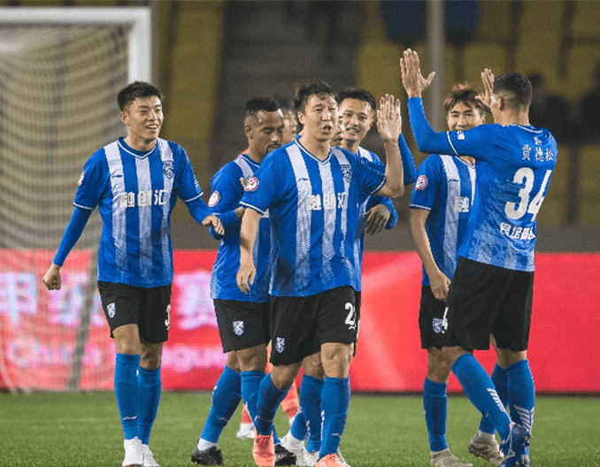 公牛和步行者首节0罚球&1犯规，而第二节共计11次罚球&11次犯规（公牛与步行者首节零罚仅1犯，次节合计11罚11犯）