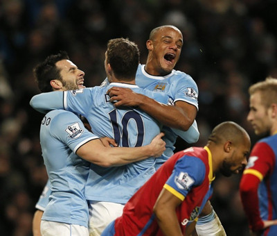 爱德华兹关键时刻3分+抢断+盖帽制胜，力助森林狼击败雷霆（爱德华兹末节发威：三分+抢断+封盖定胜，森林狼击败雷霆）