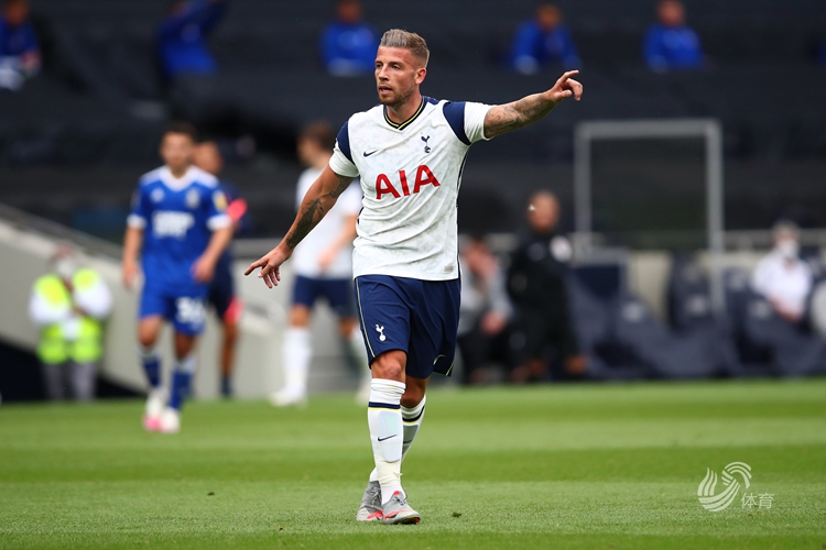 马卡：皇马密切关注科莫后卫拉蒙，英超多队也展开考察（马卡：皇马盯上科莫后卫拉蒙，英超多队亦在考察）