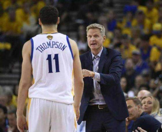 中超半场：法比奥头球双响，北京国安暂2-0梅州客家（中超半场战报：法比奥头球梅开二度，北京国安暂2-0领先梅州客家）