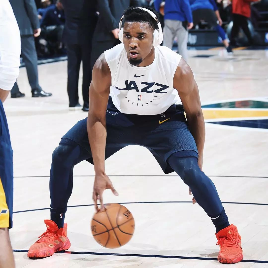 斩获皇马生涯首球，赫伊森是本赛季西甲进球最年轻的后卫（赫伊森迎皇马处子球，成本季西甲最年轻破门后卫）